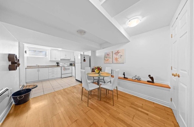 Central Canal 1 Bdrm w/private entrance, parking, deck. Beautiful area