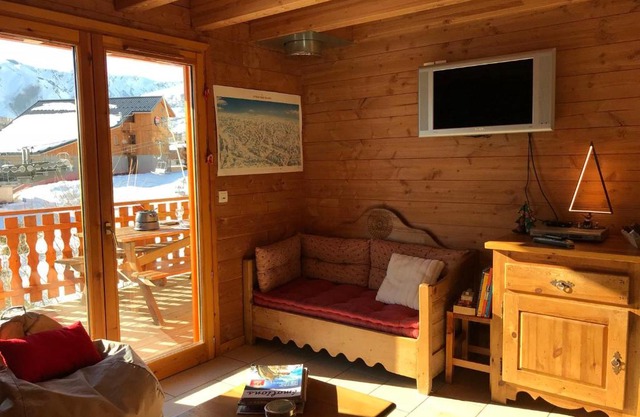 Chalet Savoyard 7 pers, au pied des pistes, terrasse Sud-Ouest, près des commerces, parking privé - FR-1-416-104