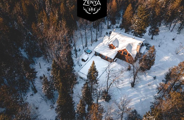 Chalet Silver Fox SPA at Fiddler's Lake
