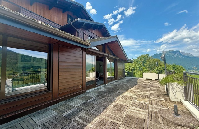 CHALET SLEEPS 11 FAVERGES-SEYTHENEX
