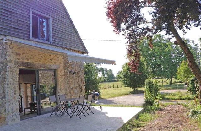 Charmante maison spacieuse avec terrasse et jardin, chiens acceptés, proche d'Alençon, WIFI - FR-1-497-163