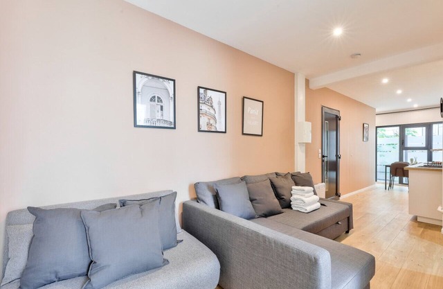 Charme Parisien 6 Personnes, 2 Chambres, 19ème