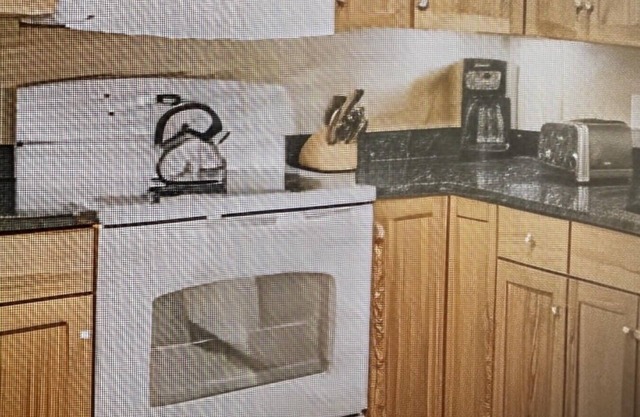 Charming 1-bedroom Deluxe Suite with WiFi, AC in quaint Jeffersonville