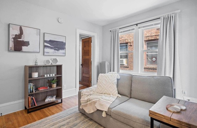 Charming 1-bedroom apartment with WiFi, AC in wonderful Minneapolis