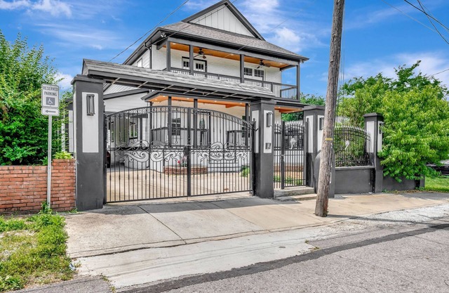 Charming 4-bedroom villa with WiFi, AC in welcoming Nashville