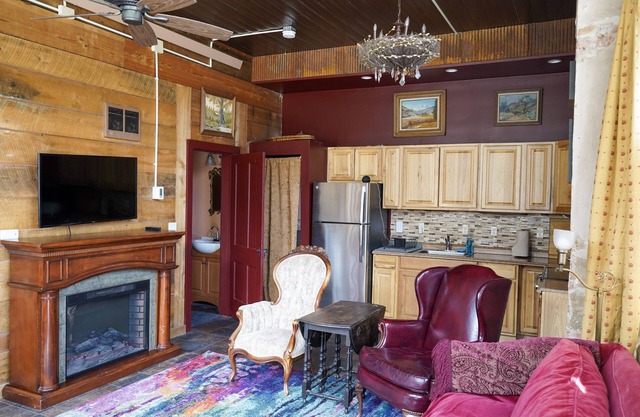 Charming and spacious mountain getaway in the heart of the San Juans.