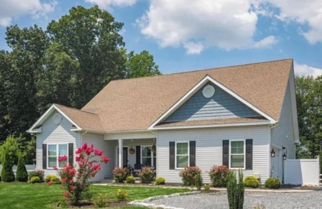 Charming Coastal Retreat Lewes 3 Bed 3 Bath Home Close to the beach and Outlets