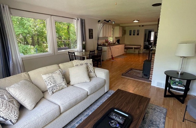 Charming Cottage in Qu'appelle Valley, Echo Lake - Minutes from Town