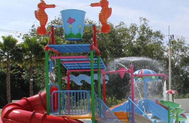 Charming deluxe room in 5-star hotel in Nai Harn with gym and kids water park