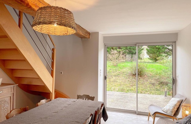Charming Family Cottage with Garden, Near Beauval Zoo and Loire Castles