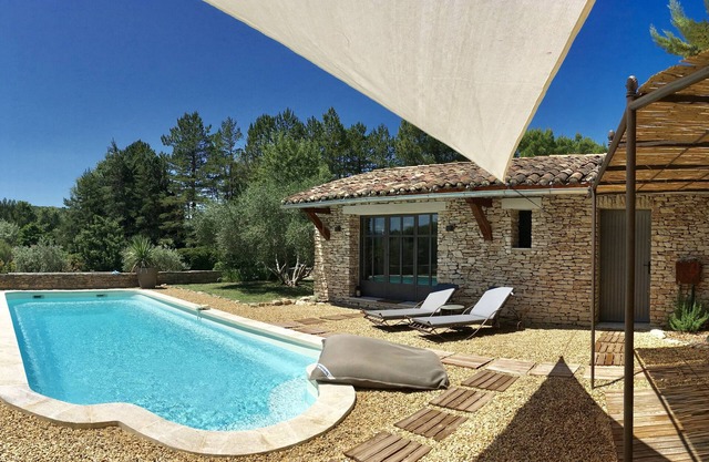 Charming Mas in Gordes, private pool, very quiet,views New in 2025: Optics fiber