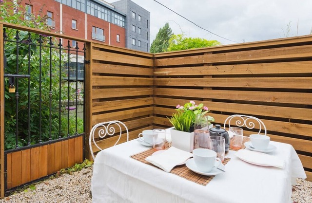 Charming Riverside Apartment Near City