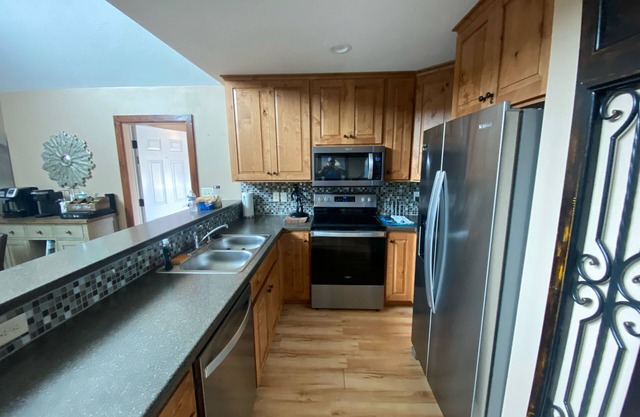 Charming upscale vacation cottage on the pond in the Bridges Bay Resort property