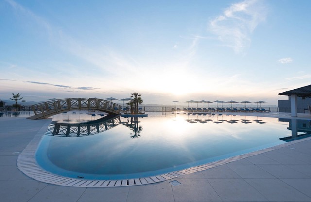 Chateau Linza Resort