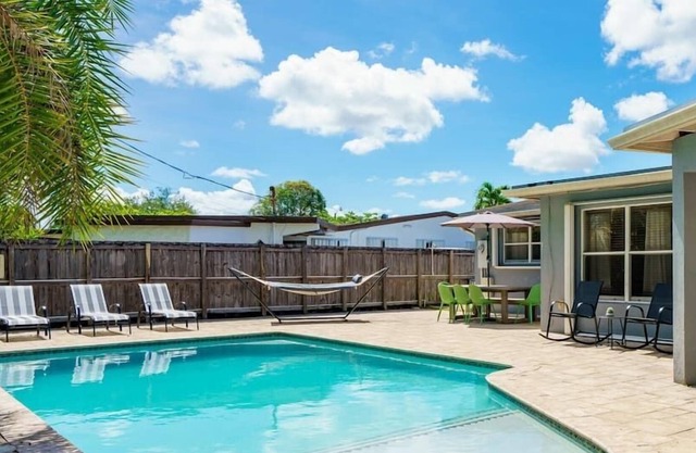 Cheerful 3-Bedroom Villa with Pool