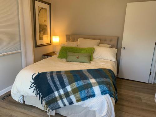 Chic 1br Retreat Prime Location & Mod