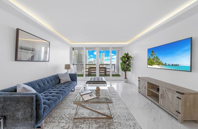 Chic Bayfront Condo With Stunning View