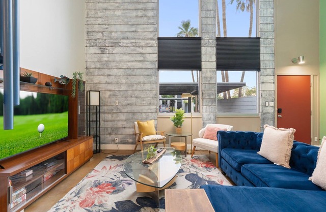 Chic & Cozy | Midtown 1BR + Pool Prime Location