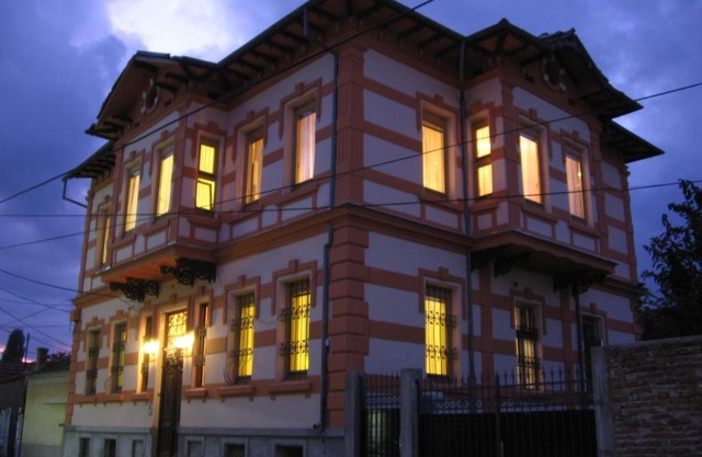 Chola Guest House