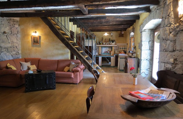 Choose your robinson vacation in a beautiful villa in Istria