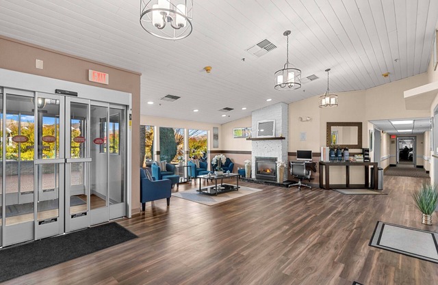 Clarion Pointe Wenatchee