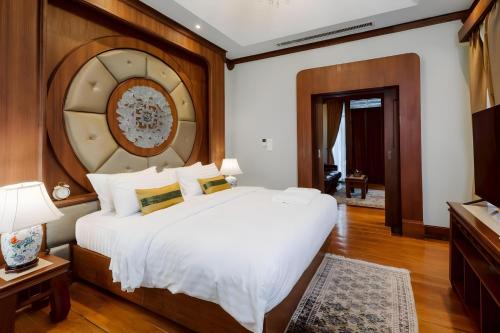 close Lunar Mansion Hotel Chiang Mai-สันกำแพง