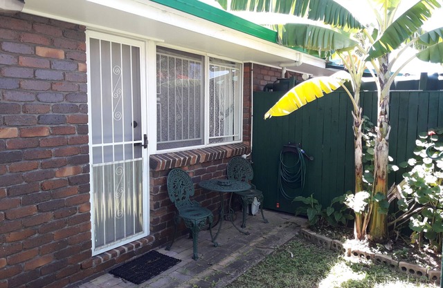 Close to rail and shops