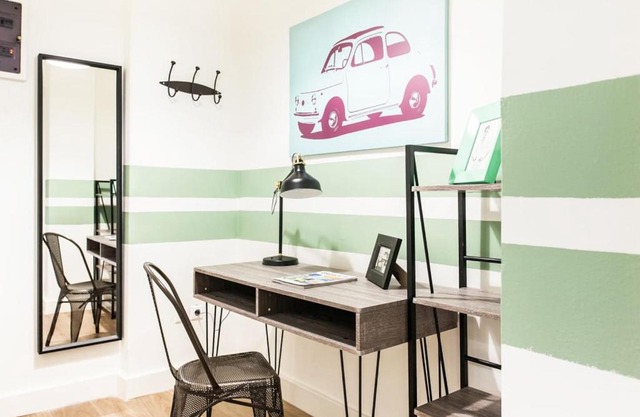 Colorful City-break studio in Athens city center