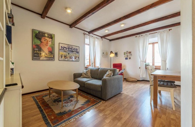 Colosseo Modern Apartment