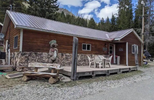 Colter's Cabin Yellowstone Getaway, Cooke City, MT