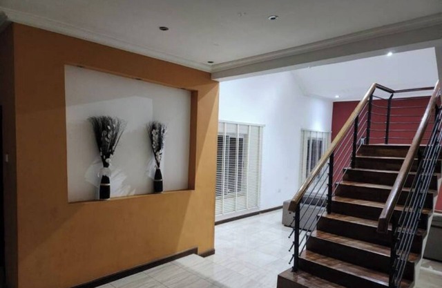 Come relax with family/group in our 3 bedroom hse