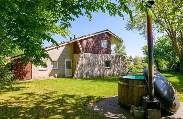 Comfortable bungalow for 8 persons