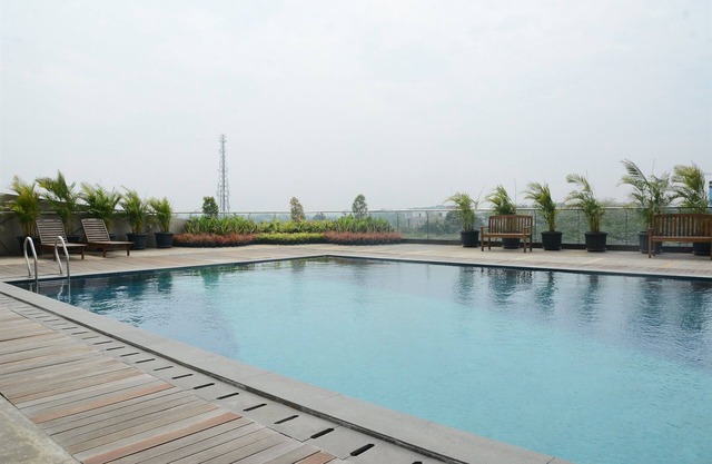 Comfy and Nice Studio at Tree Park City BSD Apartment