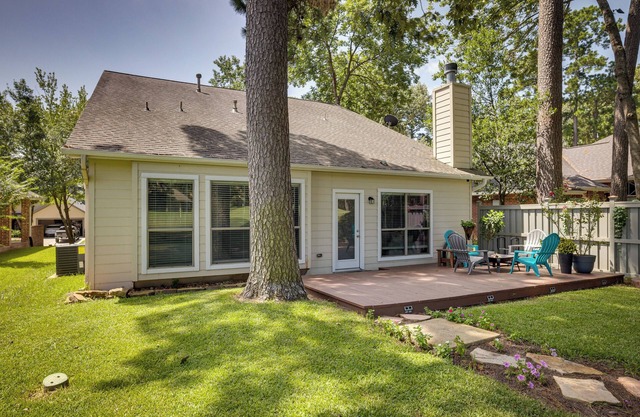 Community Pool Access: Montgomery Retreat!