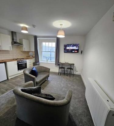 Contractor Room - Kitchen - Central Spot