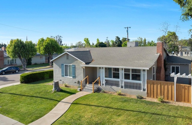 convenient Cozy house near tower district