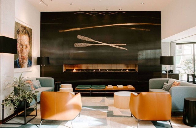 Corner King Suite + Magnificent Art Display