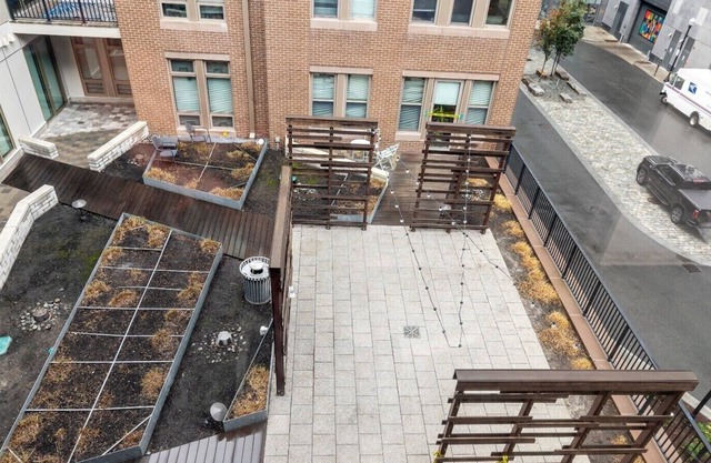 Corner Lovely 2 bedroom 2 bathroom at the heart of assembly row