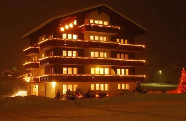 Cosy apartment for 6 guests with WIFI, balcony and parking