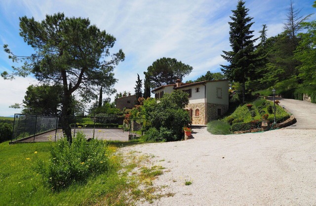 Cosy apartment for 6 people with pool, WIFI and panoramic view, close to San Gimignano