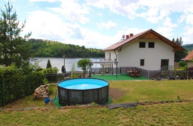 Cosy apartment for 9 people with pool, WIFI, TV, patio and pets allowed