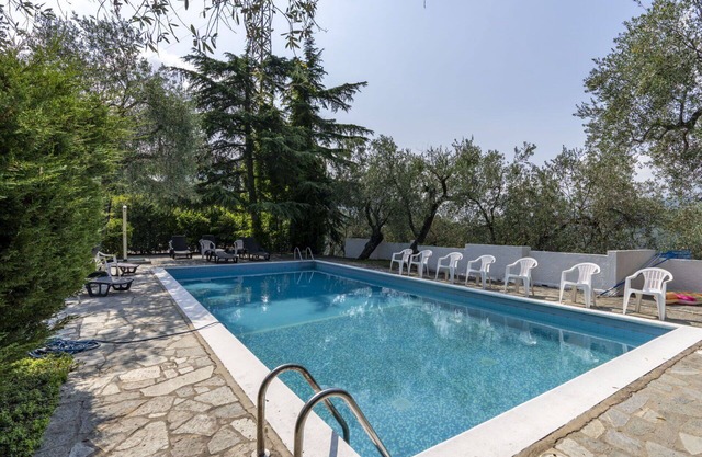 Cosy apartment for 4 guests with pool, WIFI, balcony, pets allowed and panoramic view