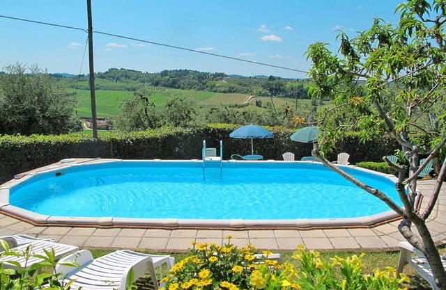 Cosy apartment in villa for 6 people with pool, TV, patio and pets allowed
