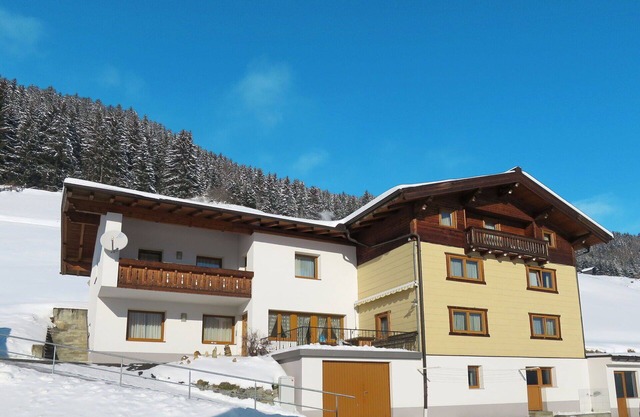Cosy apartment in villa for 17 people with WIFI, TV and terrace