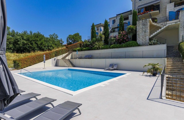 Cosy apartment in villa for 6 guests with WIFI, A/C, pool, TV and terrace