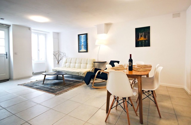 Cottage in historic part of riverside bastide town Sainte Foy la Grande