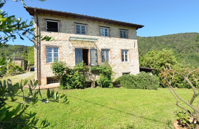 Country House/Farm House in Vicopelago with 4 bedrooms sleeps 9