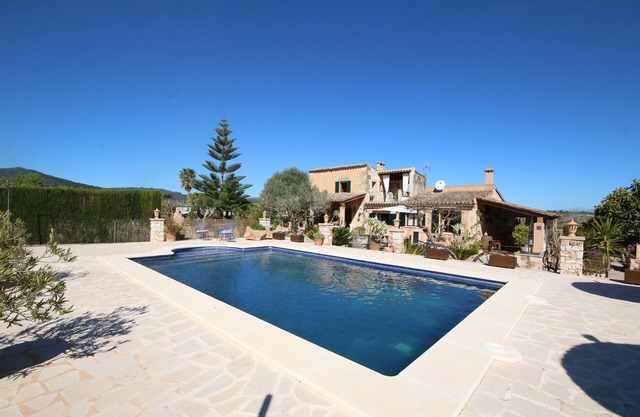 Country House 'Ses Terrasses' with Mountain View, Private Pool and Wi-Fi