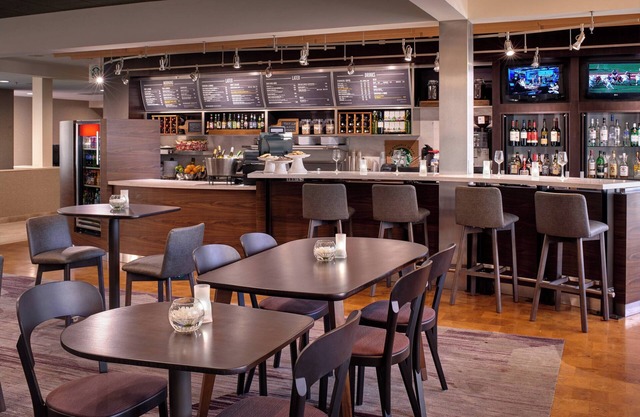Courtyard by Marriott St. Louis Downtown West