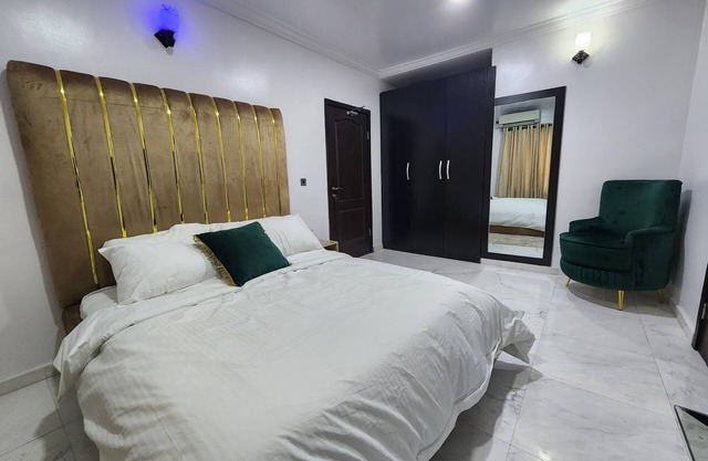 Cozy 2-bedroom bnb in beautiful Palmgrove Estate Ilupeju Lagos with AC & WiFi